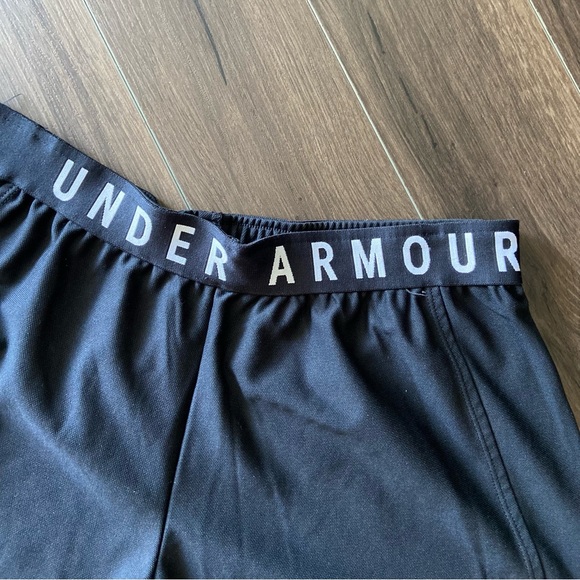 Ladies Under Armour shorts - Picture 4 of 4
